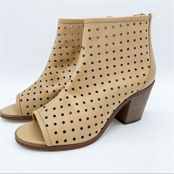 NEW Kelsi‎ Dagger Brooklyn KDB Tan Perforated Peep Toe Booties 7.5 - Picture 1 of 13
